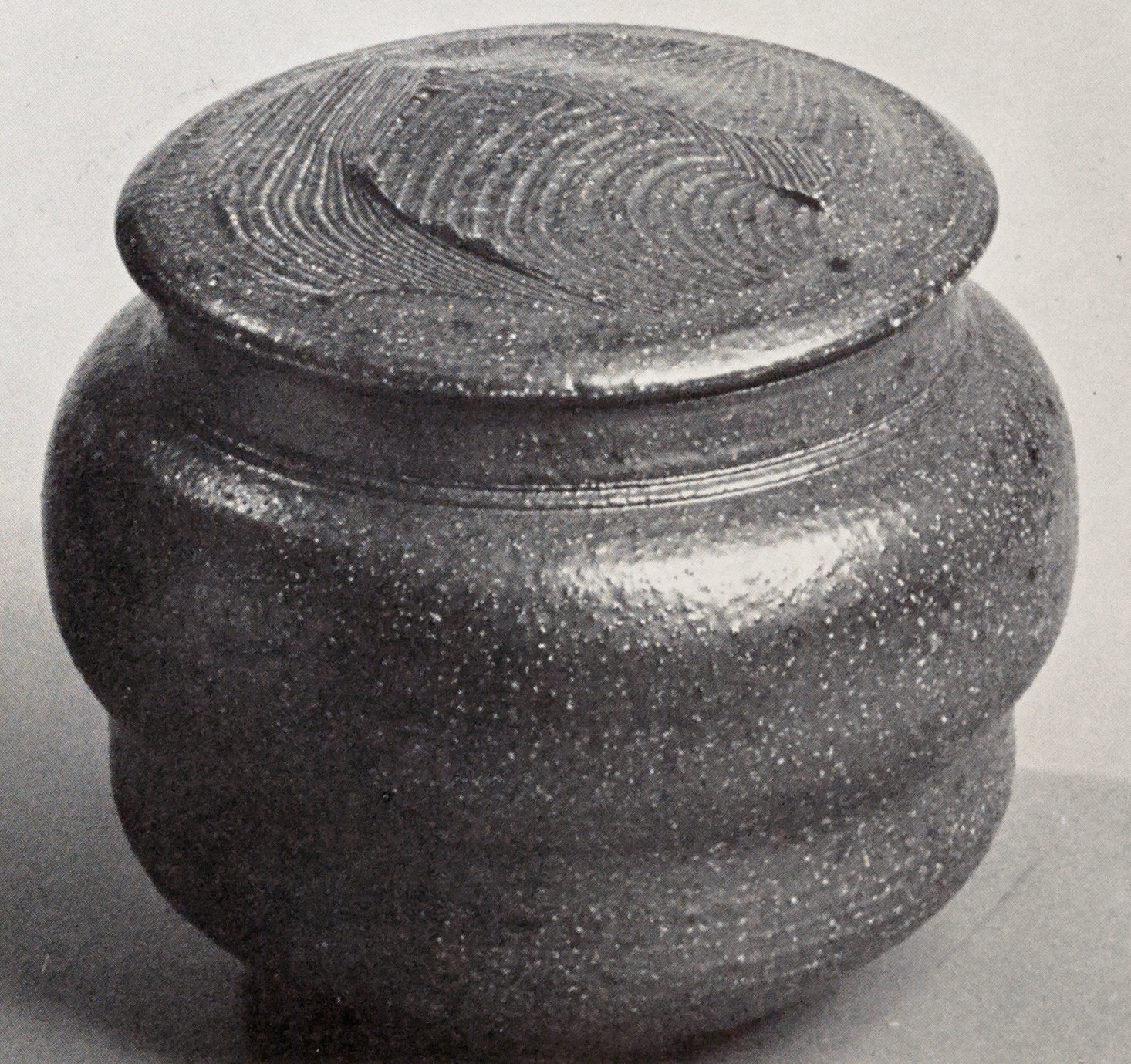 Karen Karnes, Covered Jar, Photograph by Pete Sabin, Vol. 6, No. 1, 1977. Karen Karnes, Covered Jar, Photograph by Pete Sabin, Vol. 6, No. 1, 1977.