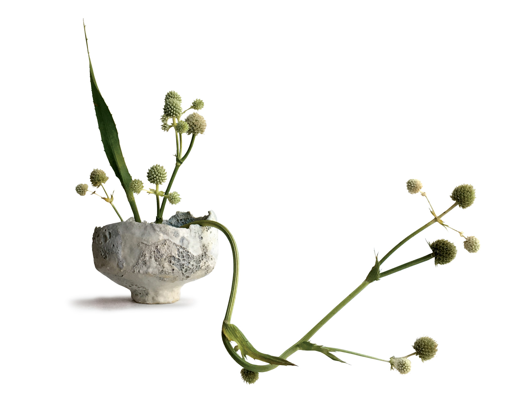 Simone Bodmer-Turner. Lichen Chawan. Sculpture body, white slip, crater and lava glazes. 6 x 6 x 5 in. Photograph by Nic Newcomb, 2017. Florals by Elevine Berge for Saipua. Simone Bodmer-Turner. Lichen Chawan. Sculpture body, white slip, crater and lava glazes. 6 x 6 x 5 in. Photograph by Nic Newcomb, 2017. Florals by Elevine Berge for Saipua.