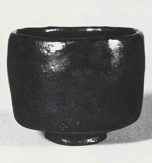 Tea bow, Japan, Momoyama period, end of 16th century, Raku ware, attributed to Chojiro, Black-glazed raku pottery. Tea bow, Japan, Momoyama period, end of 16th century, Raku ware, attributed to Chojiro, Black-glazed raku pottery.