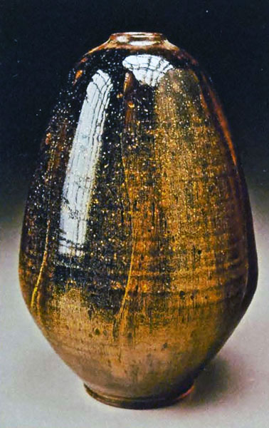 Ben Owen III, Pear Vase, 2012.Teadust. 12x7 x 7/n.