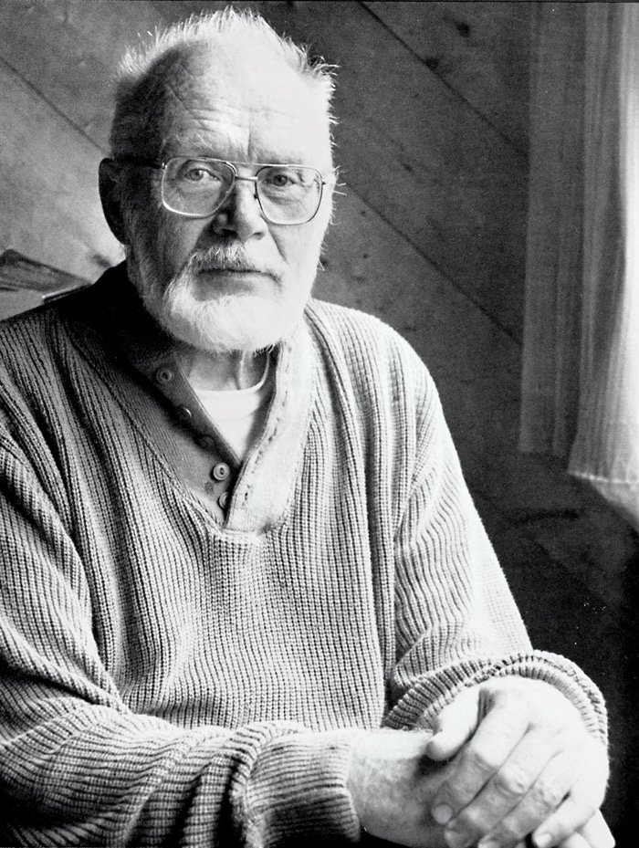 Warren MacKenzie, photographed by Gerry Williams, 1990. Warren MacKenzie, photographed by Gerry Williams, 1990.