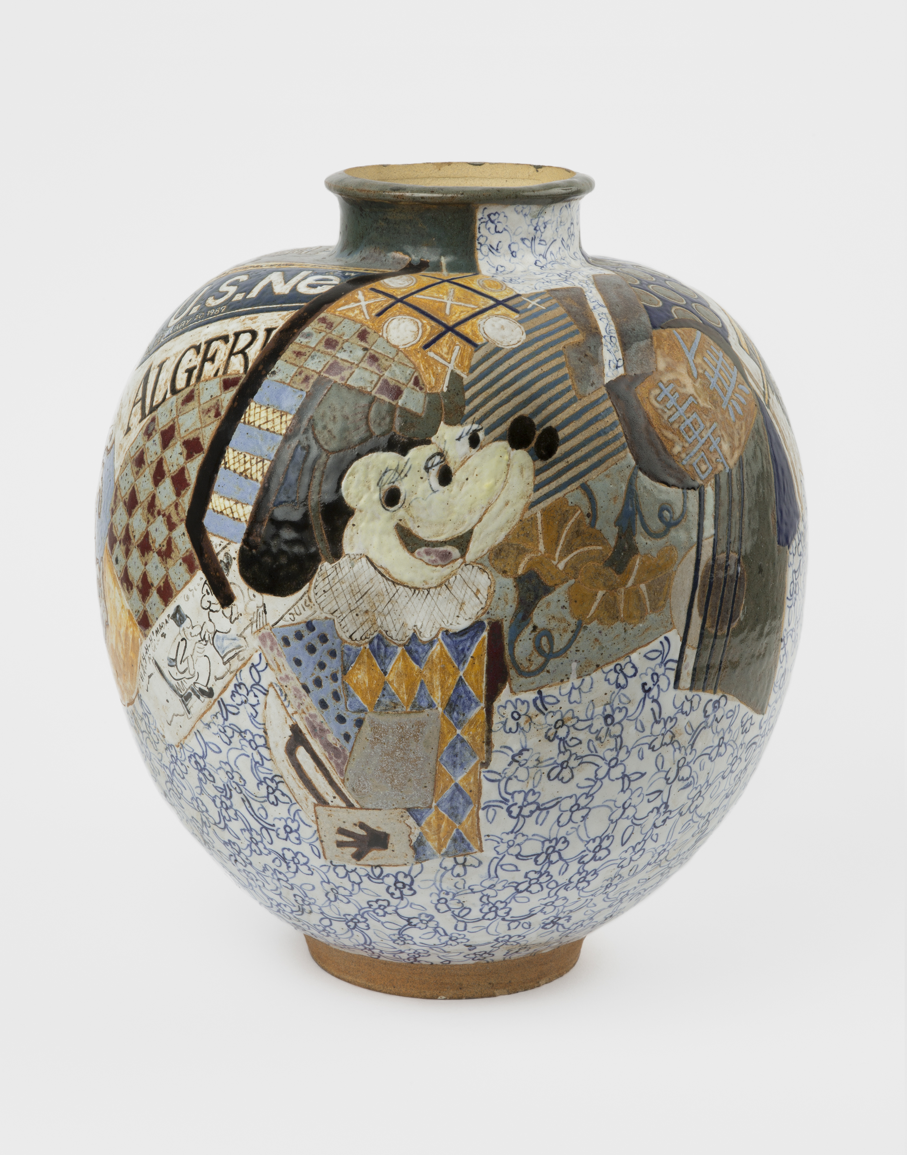 Magdalena Suarez Frimkess and Michael Frimkess, Untitled, 1989. Glazed ceramic, 43,2 x 35,6 x 35,6 cm / 17 x 14 x 14 in. Courtesy of the artist and kaufmann repetto Milan / New York. Photo by Greg Carideo.