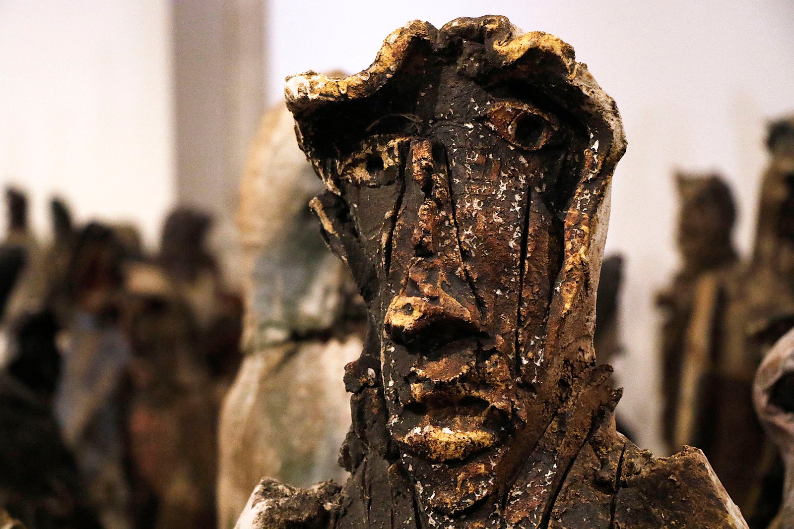Alejandro Santiago, 2501 Migrantes, 2002-2006, ceramic installation. Photo credit: Milton Martínez, Secretaría de Cultura de la Ciudad de México